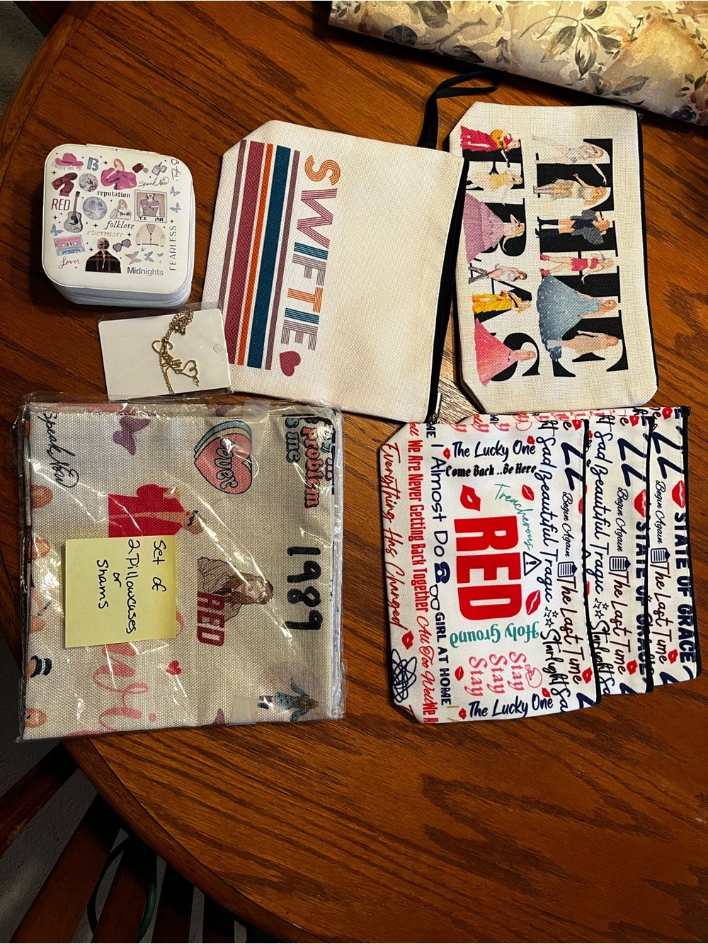 Swiftie 1989 & RED Themed Accessories Pouch Set